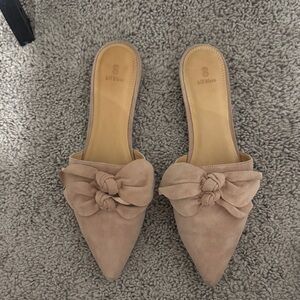 Bill Blass Women's Mules with Bow Accent Dusty Pink